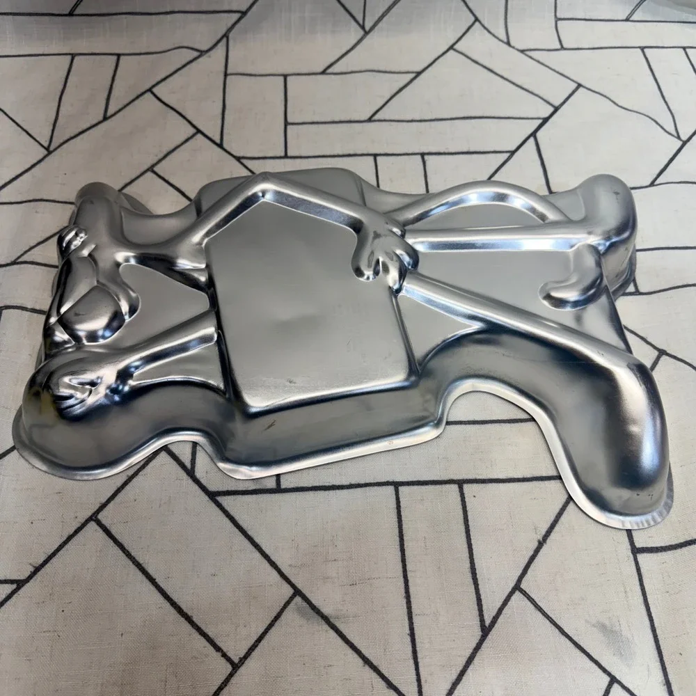 Wilton Pink Panther Cake Pan 17.5